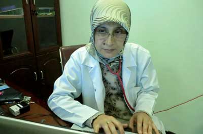 Dr Samira Alani is the only person in Fallujah registering cases of newborn malformation. (Photo: Dahr Jamail / Al Jazeera)
